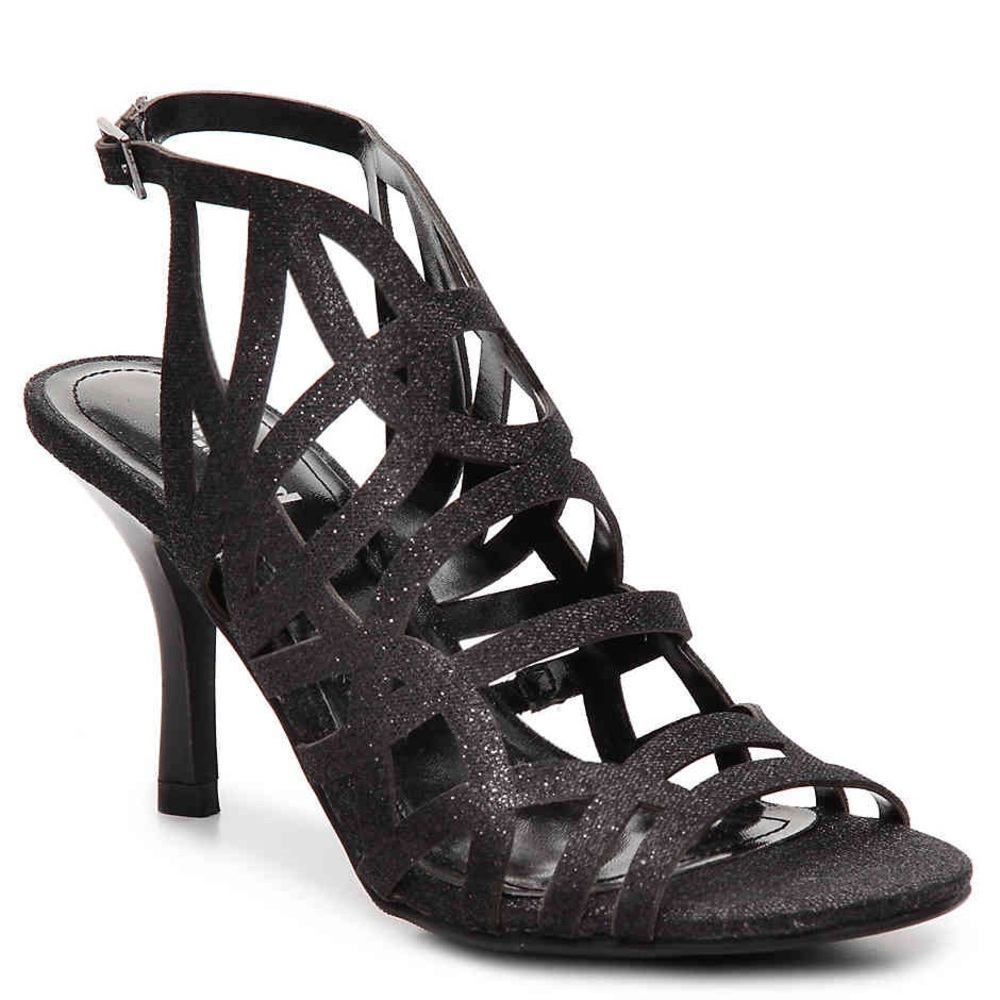 ⭐️UNLISTED MIDDLE TOWN SANDAL HEEL⭐️